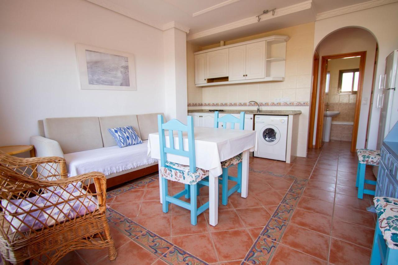 Apartamentos Turisticos Trajano Bolonia Eksteriør bilde